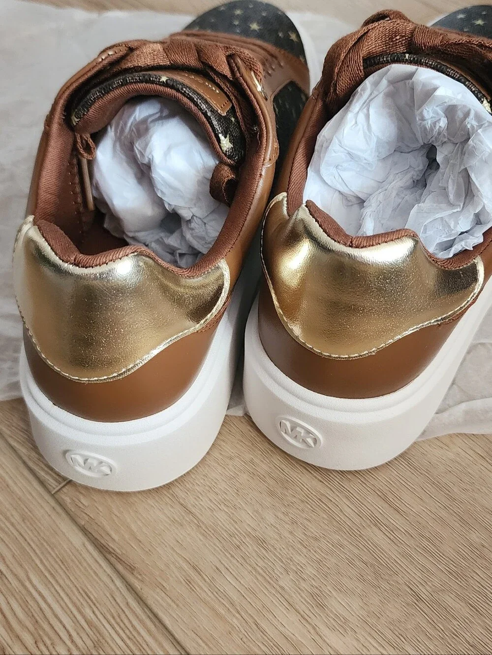 Michael Kors Romey Printed Signature Logo Sneaker in brown Stars Print Size 7.5